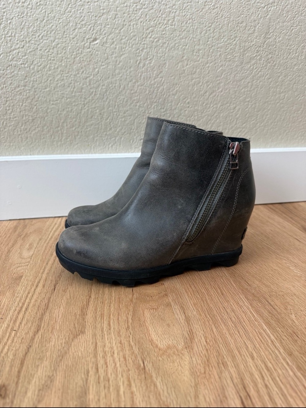 Sorel Joan of Arctic Wedge Zip Ankle Boots Gray Women's 7